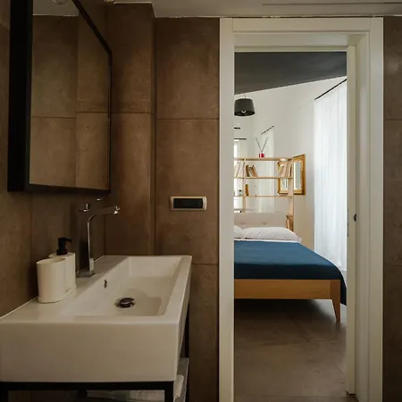 Alojamento de Acomodação e Pequeno-almoço Residenzascalenapoletane 4*