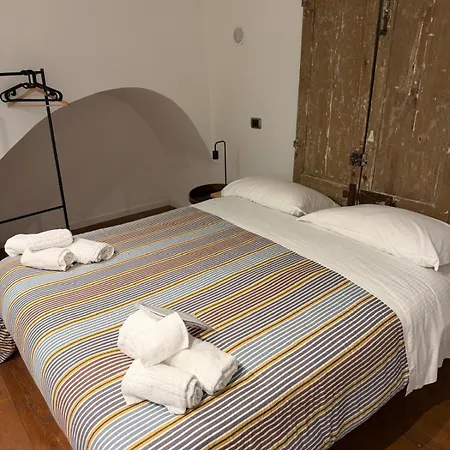 לינה וארוחת בוקר Residenzascalenapoletane Nuova Gestione 4*